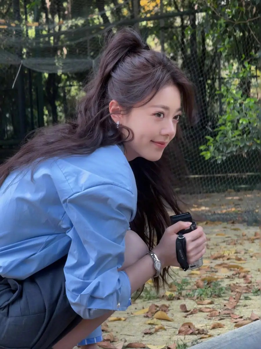 戚薇坦诚回应眼睛变样,深入分析医美后遗症