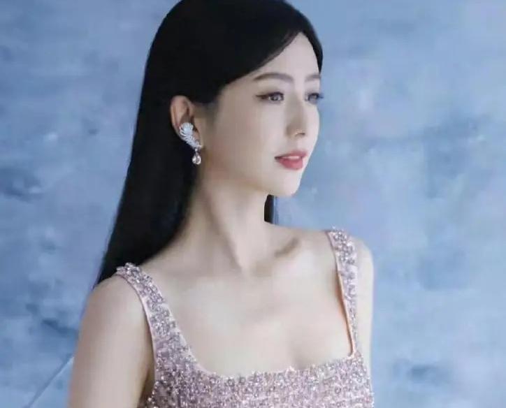 林依晨谈与女生拍亲密戏:比男生更柔软,会想保护对方