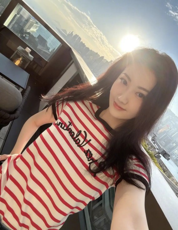 赵本山女儿球球“还房贷”背后的复杂镜像