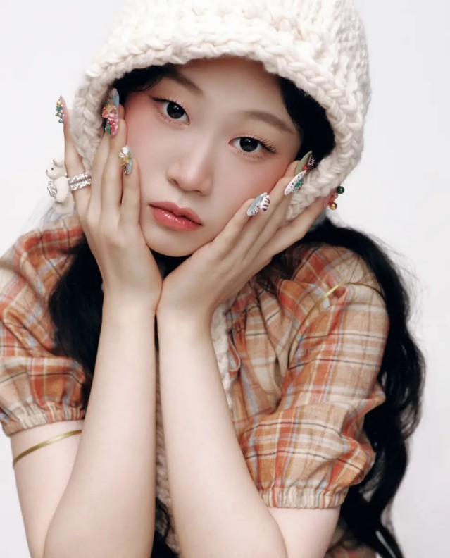 佟丽娅连续三年收苏翊鸣滑板！从《智取威虎山》“小栓子”到冬奥冠军的暖心约定