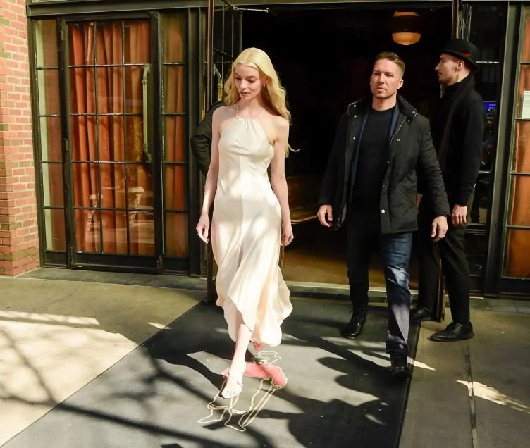 章子怡脸咋了？为新戏增重20斤！变劳碌型丰满身材很敬业