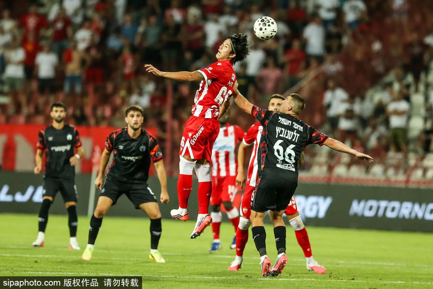 媒体：梅西踢伪9号，带巴萨6比2大胜皇马！